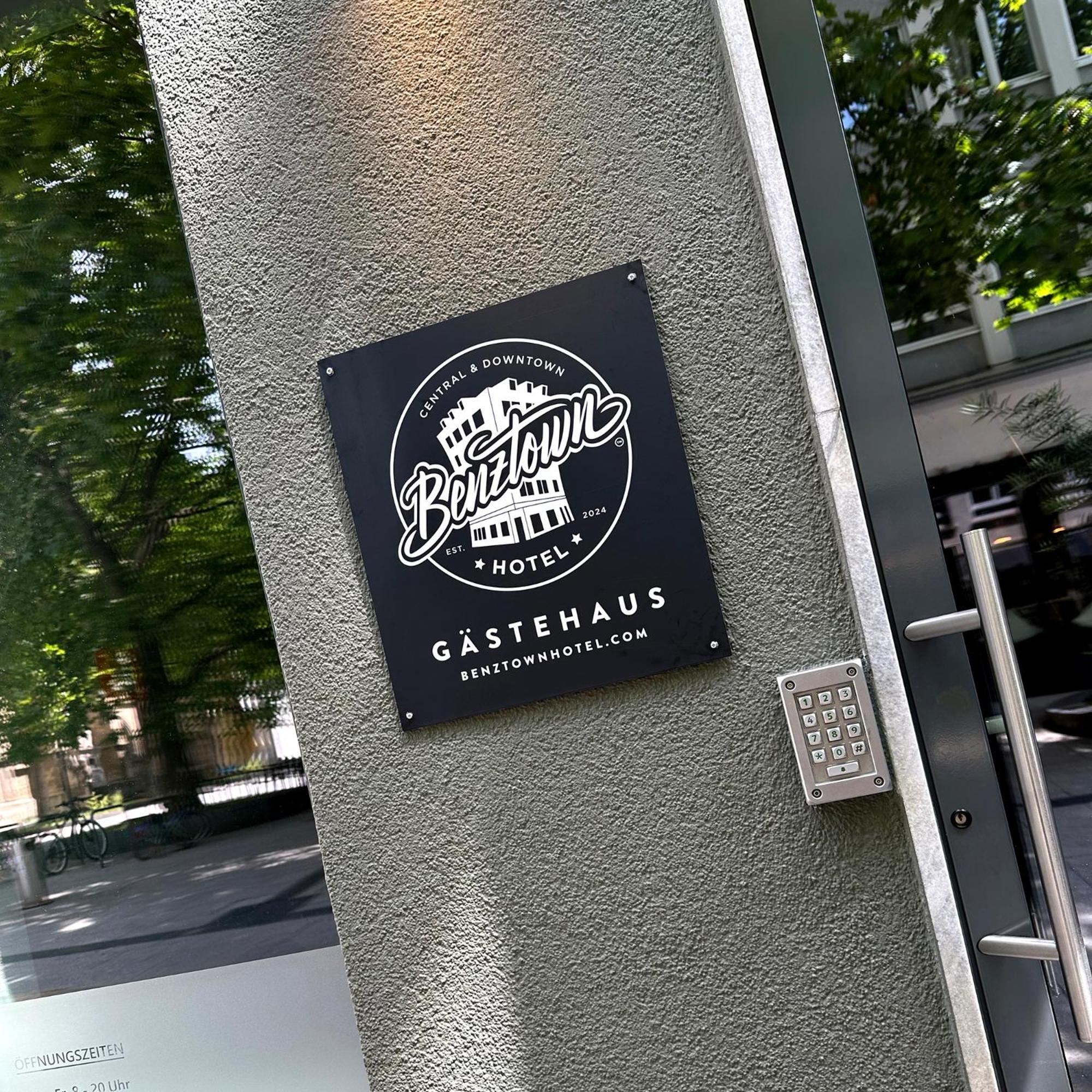 Benztown Hotel Gaestehaus シュトゥットガルト エクステリア 写真
